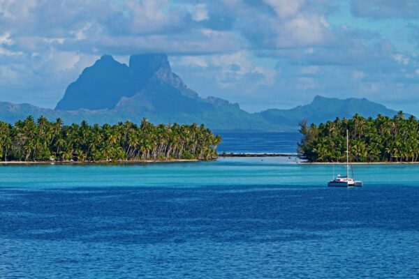 Bora Bora Two Motu n Boat