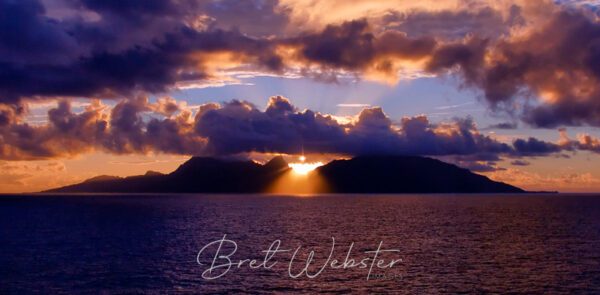 Moorea Glow