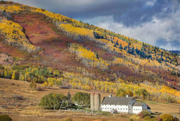 White Barn Fall Horizontal